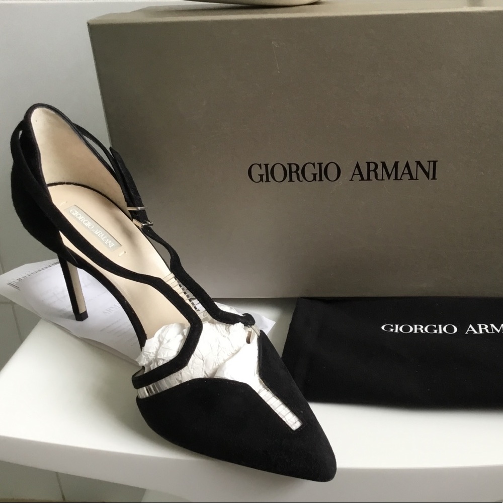Giorgio Armani black suede heels. - Picture 6 of 16